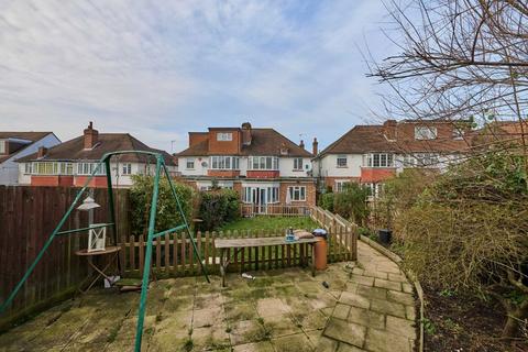 32 Christian Fields, London, SW16 3JZ