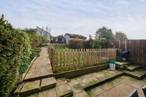 32 Christian Fields, London, SW16 3JZ