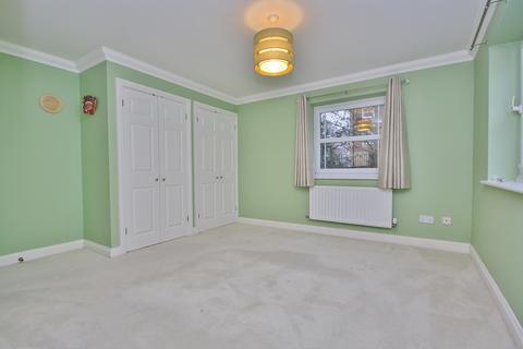 2 bedroom apartment to rent, Beacon Hill, Woking, Surrey, GU21