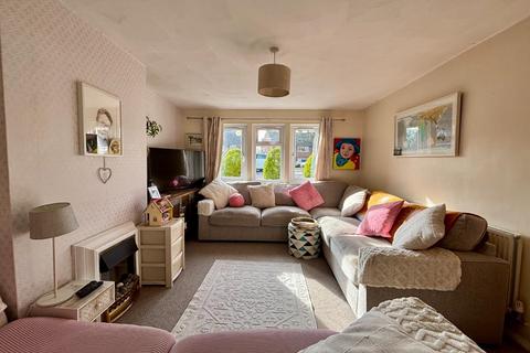 24 Bouverie Road, Hardingstone, Northampton, NN4 6EL