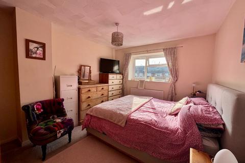 24 Bouverie Road, Hardingstone, Northampton, NN4 6EL