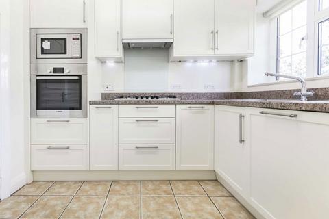 3 bedroom flat for sale, Mount Avenue, London W5