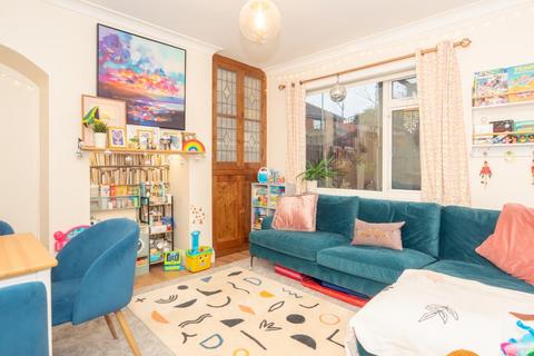 23 Armley Grange View, Armley, Leeds, LS12 3QP