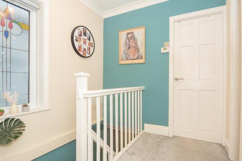 23 Armley Grange View, Armley, Leeds, LS12 3QP