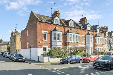 3 bedroom flat for sale, Dorville Crescent, London