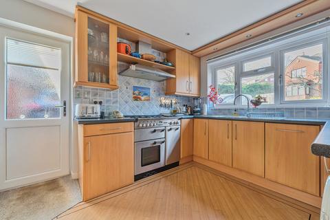 11 Crofts Close, Chiddingfold, Godalming, GU8 4SG