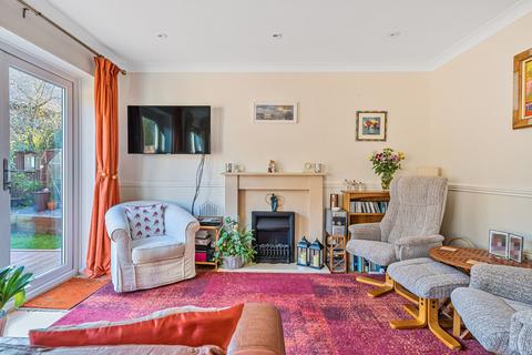 11 Crofts Close, Chiddingfold, Godalming, GU8 4SG