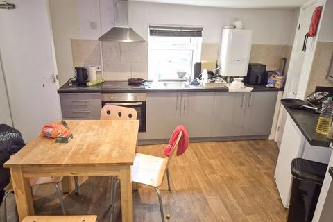 68 Beechwood Terrace, Leeds, LS4 2NG