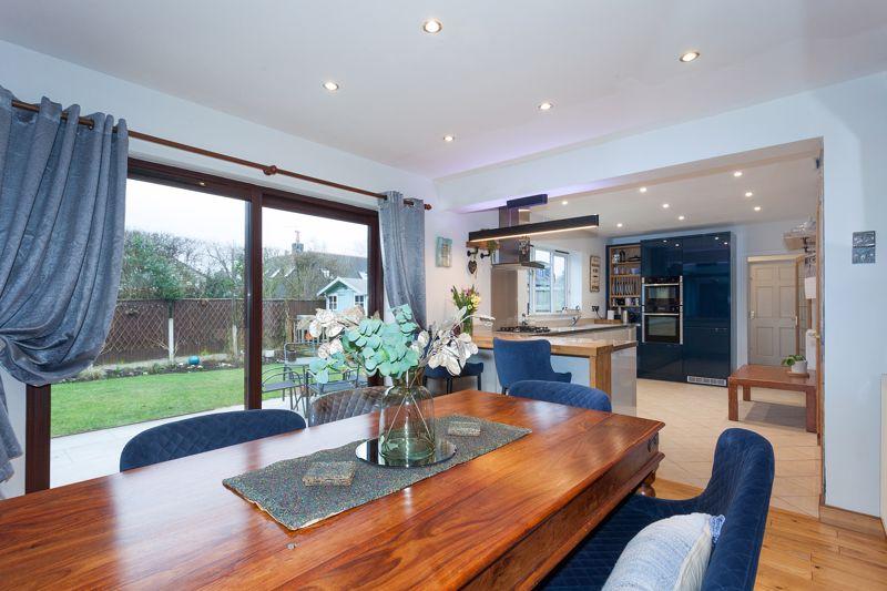 Dining kitchen