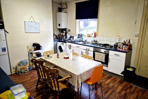 4 bedroom terraced house for sale, Winfield Terrace, Leeds