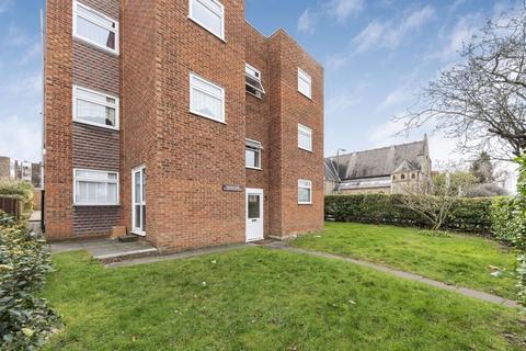 3 bedroom flat for sale, Granville Road, Sidcup