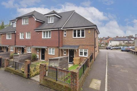 2 bedroom end of terrace house for sale, Pembury Road, Tonbridge