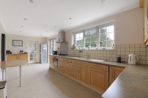 4 bedroom detached house for sale, Chiltern Way, Tonbridge, TN9 1NQ