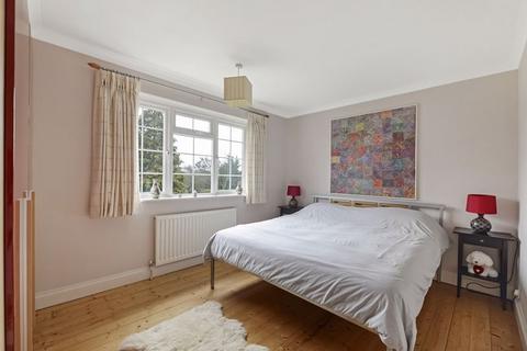 16 Chiltern Way, Tonbridge, TN9 1NQ