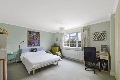 16 Chiltern Way, Tonbridge, TN9 1NQ