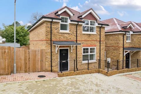 4 bedroom detached house for sale, Shady Close, Kenley