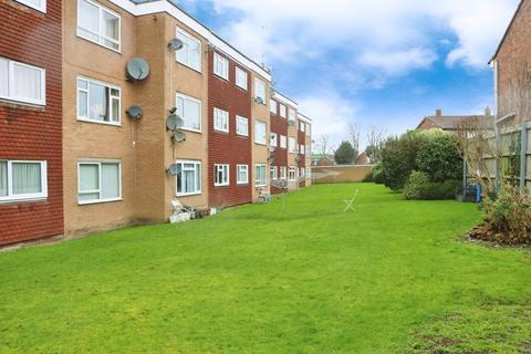 2 bedroom flat for sale, Tithe Court, Slough