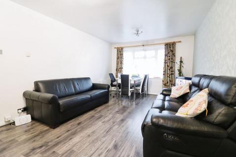 2 bedroom flat for sale, Tithe Court, Slough