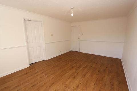 2 bedroom maisonette to rent, Weald Hall Lane, Thornwood.