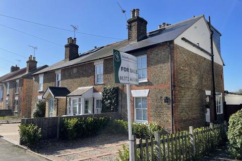 3 bedroom end of terrace house for sale, Coverts Road, Esher