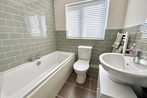 4 Alabaster Avenue, Houghton Regis, Dunstable, LU5 5AZ