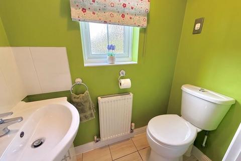 2 bedroom end of terrace house for sale, Watling Gardens, Dunstable