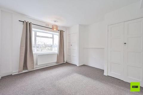 3 bedroom apartment to rent, Gap Road, London SW19