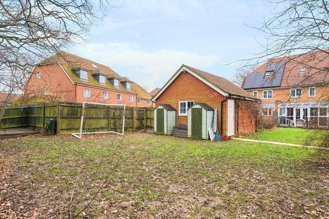 4 bedroom semi-detached house for sale, Field Close, Surrey RH6