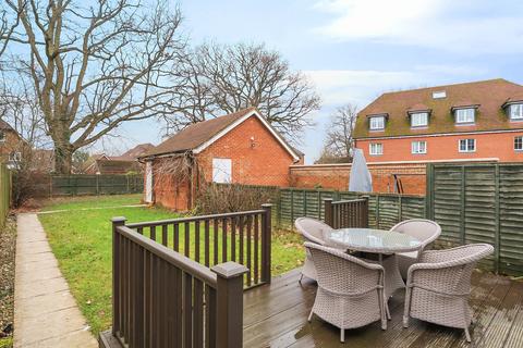 4 bedroom semi-detached house for sale, Field Close, Surrey RH6