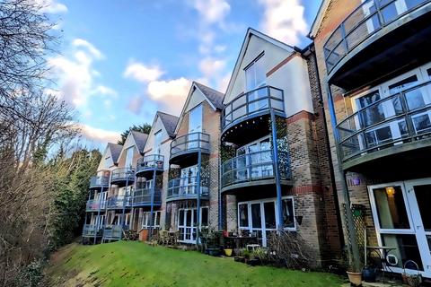 2 bedroom flat to rent, 12 The Chenies Maidstone ME15 6EE