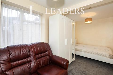 1 bedroom apartment to rent, The Annex, Corporation Street, ST16