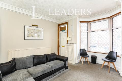 4 bedroom terraced house to rent, Princes Road, Penkhull, ST4