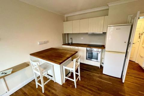 1 bedroom apartment to rent, Stunning One Bedroom Flat - Central Bournemouth - rent includes water, sewerage, hot water, and heating