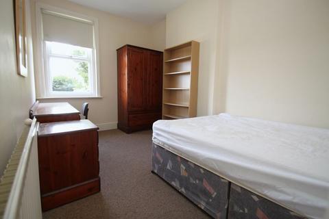 6 bedroom detached house to rent, Stanfield Road, Bournemouth BH9