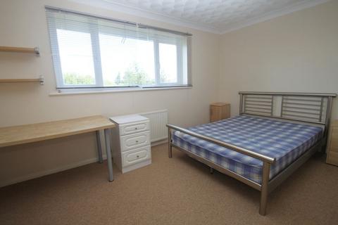 5 bedroom detached house to rent, Stanfield Road, Bournemouth BH9