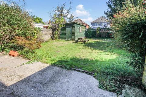 6 bedroom detached house to rent, Shelbourne Road, Bournemouth BH8