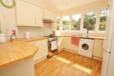 5 bedroom detached house to rent, Heathwood Road, Bournemouth BH9