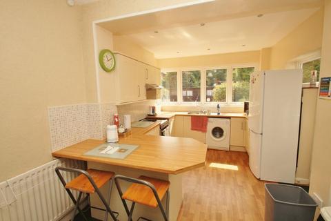 5 bedroom detached house to rent, Heathwood Road, Bournemouth BH9