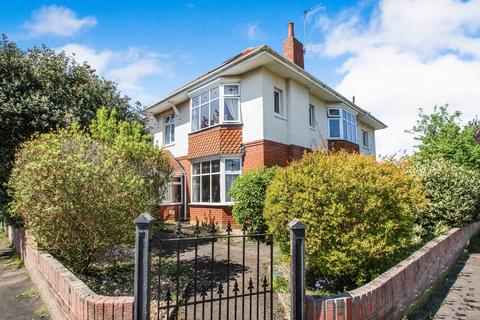 8 bedroom detached house to rent, Fernside Road, Bournemouth BH9