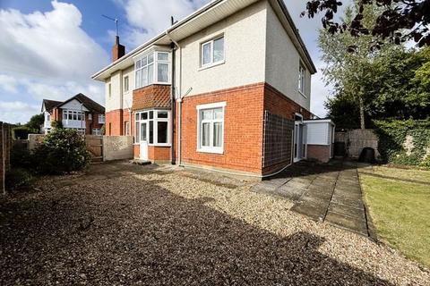 8 bedroom detached house to rent, Fernside Road, Bournemouth BH9