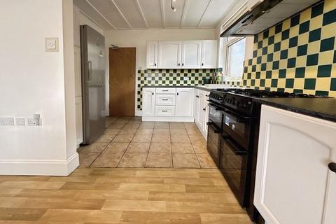8 bedroom detached house to rent, Fernside Road, Bournemouth BH9