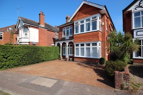 6 bedroom detached house to rent, Talbot Road, Bournemouth BH9