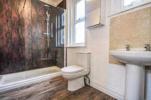 6 bedroom detached house to rent, Stanfield Road, Bournemouth BH9