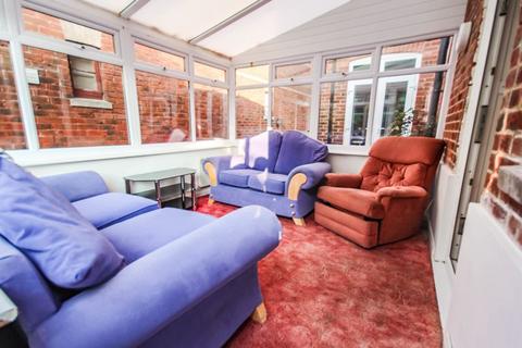 6 bedroom detached house to rent, Stanfield Road, Bournemouth BH9