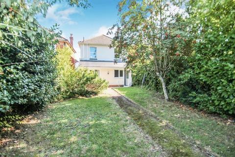 5 bedroom detached house to rent, Bengal Road, Bournemouth BH9
