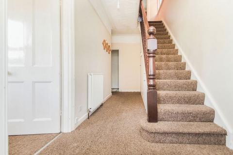 5 bedroom detached house to rent, Bengal Road, Bournemouth BH9