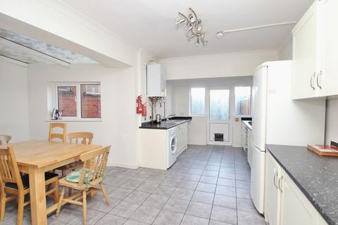 6 bedroom terraced house to rent, Southcote Road, Bournemouth BH1