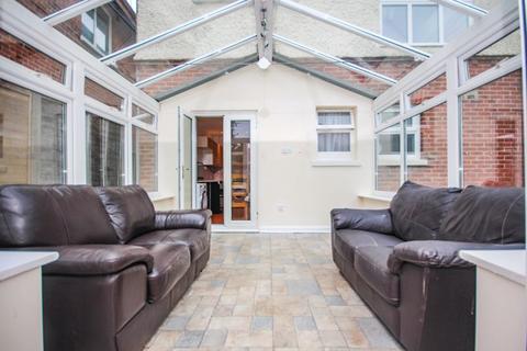 4 bedroom detached house to rent, Talbot Road, Bournemouth BH9