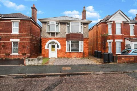 5 bedroom detached house to rent, Highfield Road, Bournemouth BH9