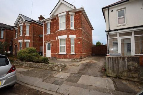6 bedroom detached house to rent, Hankinson Road, Bournemouth BH9